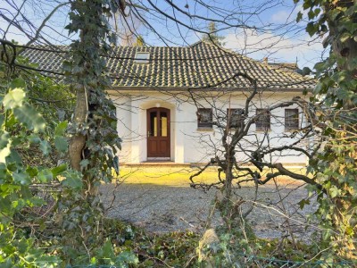 Bungalow  mit Tradition und Charme 
Großer Anbau gewerblich nutzbar  -  herrliches Grundstück in ...