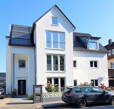 Moderne, kernsanierte 3,5 Zi.-Wohnung mit ausgebautem DG