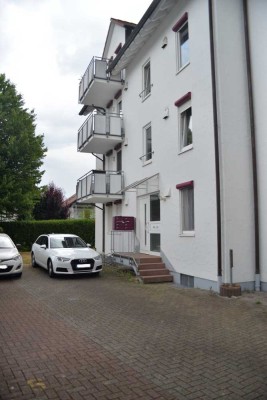 2-Zimmer-EG-Wohnung mit PKW-STP