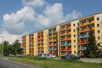 3-Raum-Wohnung mit Balkon, Badewanne und tollem Ausblick