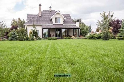 Einfamilienhaus nebst Garage und Carport