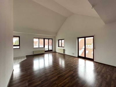 Lichthtdurchflutete 4-Zimmer Penthouse Wohnung mit Haus-Charakter in Ludwigshafen - Ruchheim