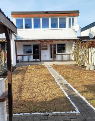 5-Zimmer Reihenmittelhaus in Waldkraiburg mit Garage