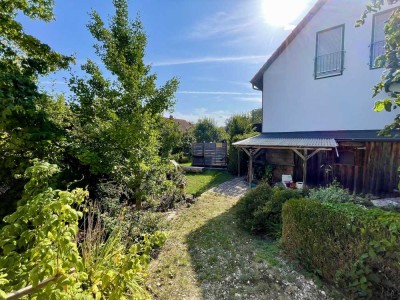 Velburg: Familienidylle mit Einliegerwohnung, großem Garten und Top-Zustand