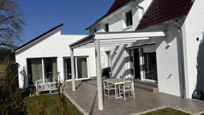 Luxus trifft Effizienz: Kernsaniertes Traumhaus mit Smart-Home-Technik und Entwicklungspotenzial