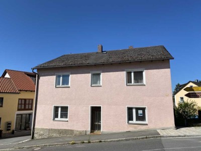 Zweifamilienhaus in zentraler Lage mit Dachterrasse