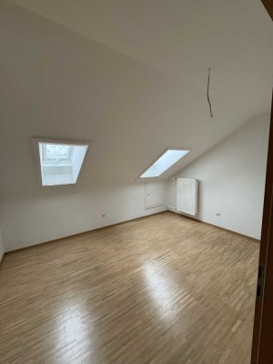 Attraktive 2-Zimmer-Dachgeschosswohnung in Lauda