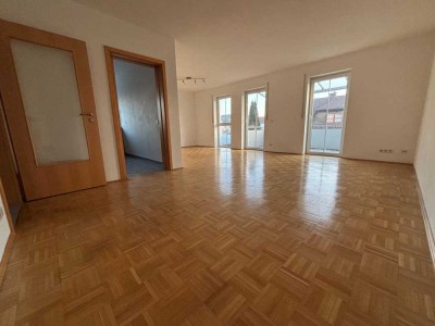 Geschmackvolle 4-Raum-Maisonette-Wohnung mit gehobener Innenausstattung mit EBK in Ingolstadt