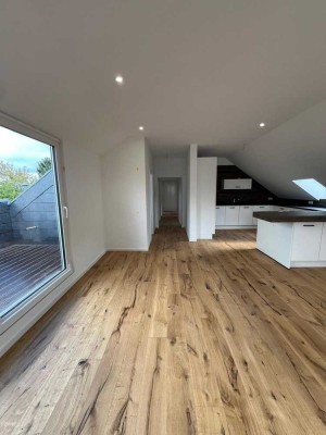 Exklusive 3-Zimmer Penthouse-Wohnung mit Balkon in Wiesbaden-Bierstadt