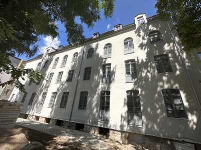 ERSTBEZUG! Großzügige 4-Raumwohnung mit riesiger Küche, großem Bad & Stellplatz!