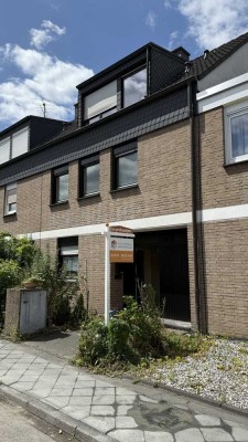 Großzügiges Reihenhaus mit sonnigem Garten in Benrath