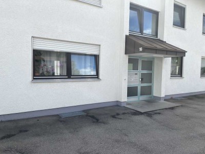 Gepflegte 2-Zimmer-Erdgeschosswohnung mit Terrasse in Königsbrunn