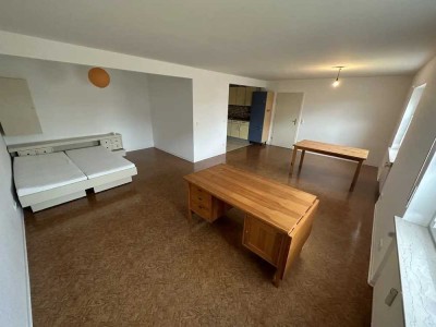 Einliegerwohnung mit 1,5 Zimmern und EBK