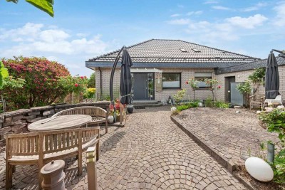� Freistehendes Einfamilienhaus mit Wintergarten– Naturidylle trifft Komfort in Wiehl-Hübender!