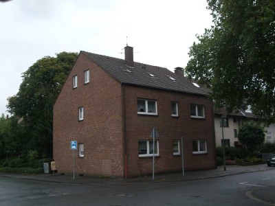 Schöne zweieinhalb Zimmer EG - Wohnung renoviert in Gelsenkirchen, Erle-Middelich