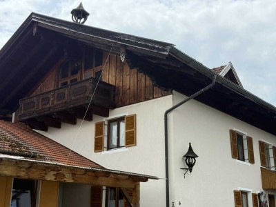 Charmante Dachgeschosswohnung in gepflegtem 3-Familienhaus!