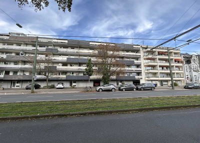 Düsseldorf Oberkassel - sanierte 3-Zimmer Wohnung mit großzügigem Balkon und Rheinblick zur Miete