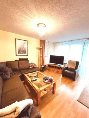 Drei Zimmer Wohnung + Zwei ausgebaute Zimmer im Gartengeschoss in Stuttgart-Hofen!