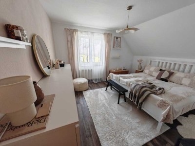 Hochwertig renovierte 3-Zimmerwohnung mit tollen Schnitt inkl. Garage + Balkon mit schöner Weitsicht