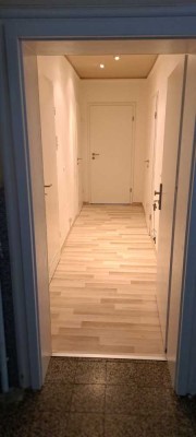 Ansprechende 3-Zimmer-Wohnung in Niederroßlaer Straße 30, in 99510 Apolda .Die Wohnung ist 65m² .