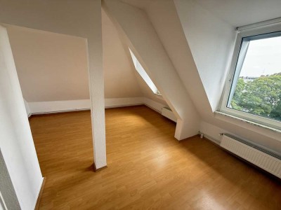 Stilvolle 2-Zimmer-Dachgeschosswohnung mit gehobener Innenausstattung in Frankfurt am Main
