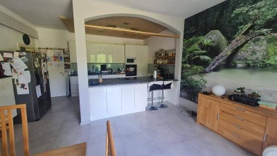 Großzügige Wohnung mit Bade/Fischteichareal!