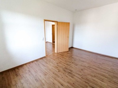 Neue geräumige 4- Raum Wohnung