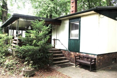 Neuer Preis! Dauerwohnsitz: idyllisch gelegener Bungalow mit Pool und Garage, mitten im Wald...