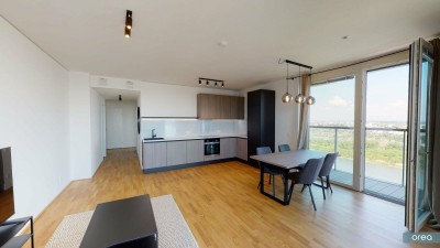 orea | Marina Tower · Stilvoll möblierte 3-Zimmer-Wohnung mit Weitblick und Loggia