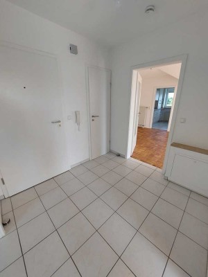 2-Zimmer-DG Wohnung mit Balkon und Einbauküche in Altdorf