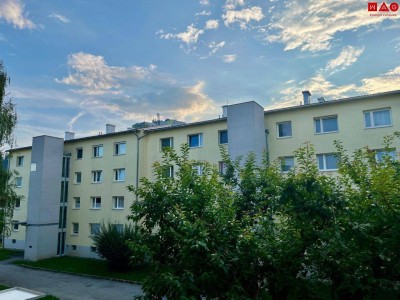 Familienwohnung mit Küche und Balkon!