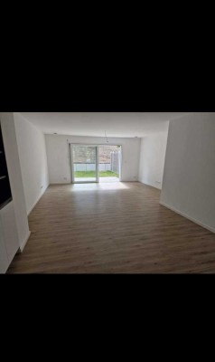 Neuwertiges Haus mit fünf Zimmern und EBK in Langenlonsheim