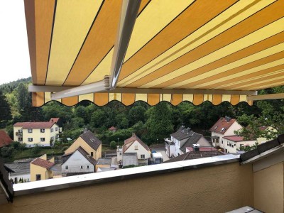 Helle 3,5 Zi-Wohnung mit schöner Dachterrasse und Einbauküche