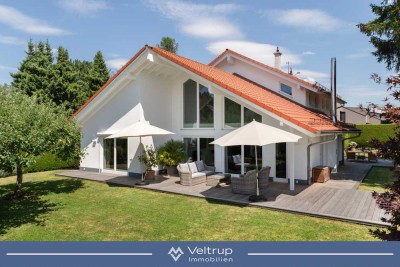 FREIRAUM FÜR ALLES, WAS ZÄHLT: ELEGANTES ZUHAUSE AUF GROSSEM GRUNDSTÜCK AM WÖRTHSEE