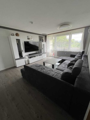 Großzügige helle 3-Zimmer-Wohnung mit Balkon