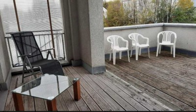 Neu sanierte 1-Zimmer Wohnung mit großer Terrasse in hochwertigem Zustand