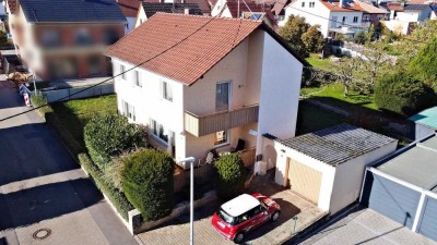 Großzügiges Einfamilienhaus in angenehmer Wohnlage, mit Einzelgarage und vieles mehr.