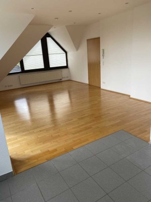 Exklusive 2-Zimmer-Dachgeschoss Whg mit Balkon Uhlenhorst