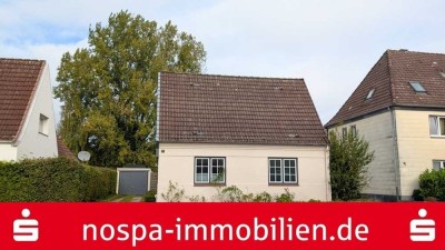Einfamilienhaus in zentraler Lage von Schleswig – modernisiert, bezugsfrei