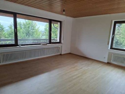 Sonnige 4-Zimmer-Wohnung mit Südterrasse und -balkon & Gartennutzung – Naturparadies in Ehingen