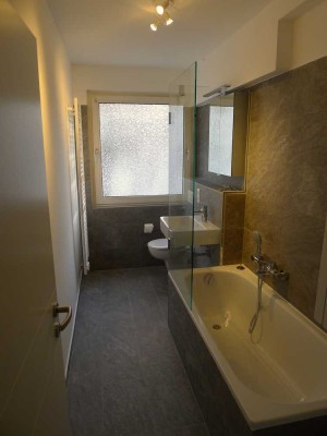 Geräumige, modernisierte 2-Zimmer-Wohnung mit gehobener Innenausstattung zur Miete in Wuppertal
