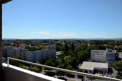 Schöne und sanierte 2-Raum-Wohnung mit Balkon in Laatzen