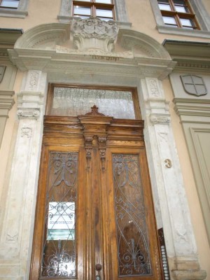 Exklusive DG-Whg. m. Loggia, hohen Decken, Parkett, EBK i. Einzeldenkmal su. Mieter/innen