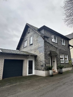 "Aussen Altbergisch & Innen neuwertig modern" Einfamilienhaus mit Einliegerwohnung in SG- Gräfrath