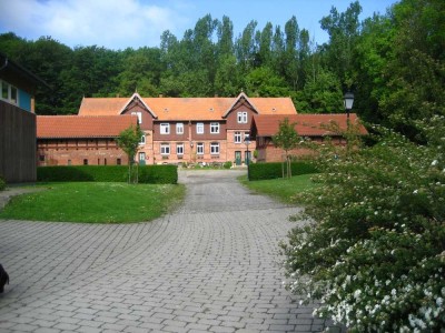 Gepflegtes Reihenhaus mit 4 Zimmern und Carport in Altenrode