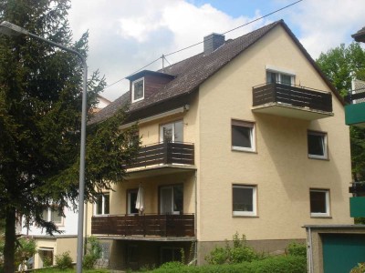 Wiesbaden: Ruhige, sonnige 3 1/2 ZKBB mit hellem Hobbyraum in freistehendem Dreifamilienhaus