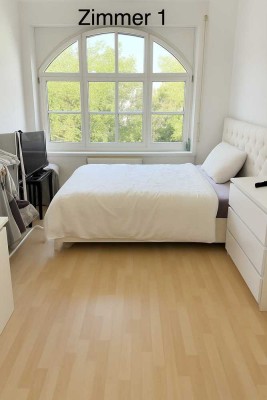 Exklusive, vollständig renovierte 3-Zimmer-Wohnung mit Balkon und Einbauküche in Stuttgart