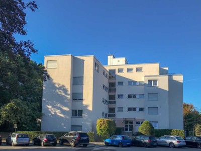 ++Kelkheim Stadtmitte /Sindlinger Wiesen++
Modernisierte 4 Zimmer EG Wohnung mit TG Platz