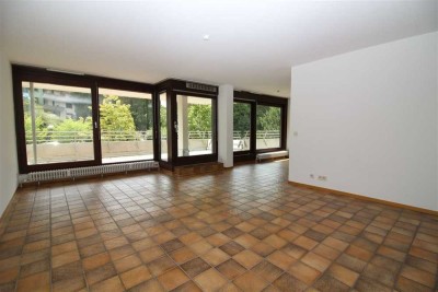 Helle, großzügige Wohnung in ruhiger, naturnaher Umgebung von Botnang