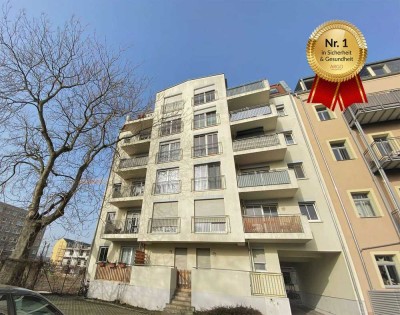 Barrierefrei und Zentral: Mit moderner Einbauküche und Balkon